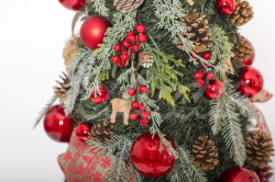Vianočný ozdobený kužeľ Belluno